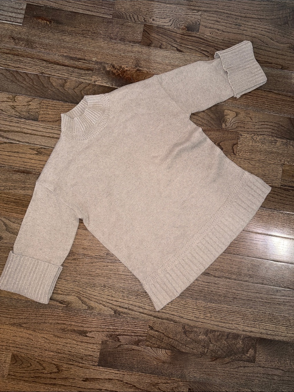 Tahari Beige Mock Neck Sweater Size S Oversized Cuffs Quiet Luxury